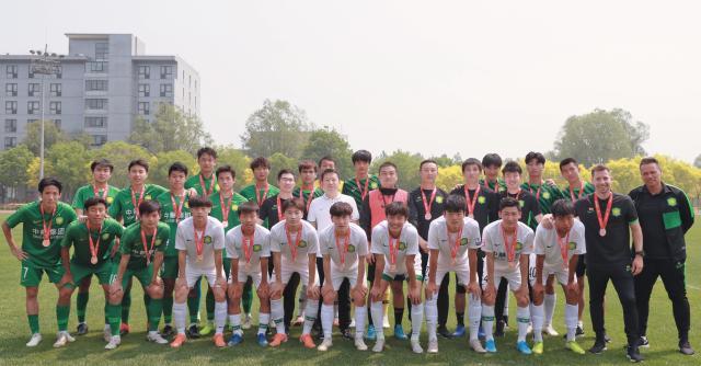 1650816961778066889.jpg 2019年,国安0102年龄段夺得U19青超季军。现在,这批球员的绝大多数者已经上调至国安一线队。.jpg